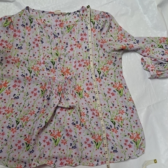 GAP Lavender Floral Pintuck Blouse with Split Neck - Picture 9 of 9